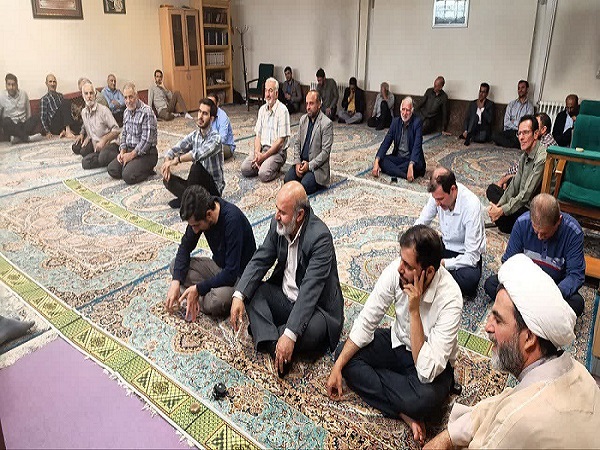 برگزاری نشست‌های صمیمانه خاطره‌گویی به مناسبت هفته دفاع مقدس 